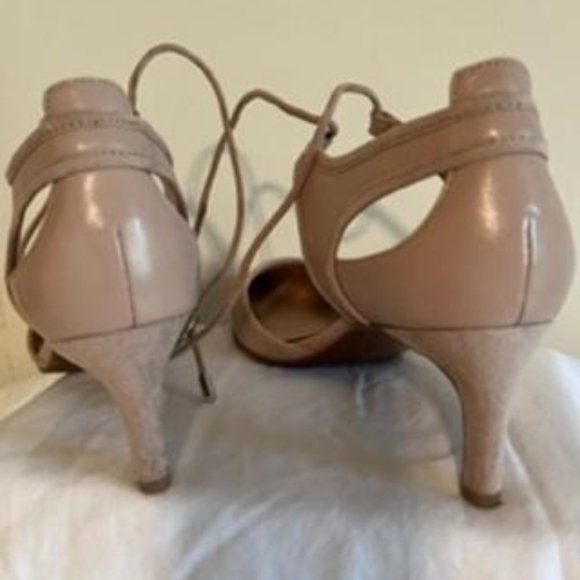 Franco Sarto Nude heels with tie 6.5M - Picture 3 of 4